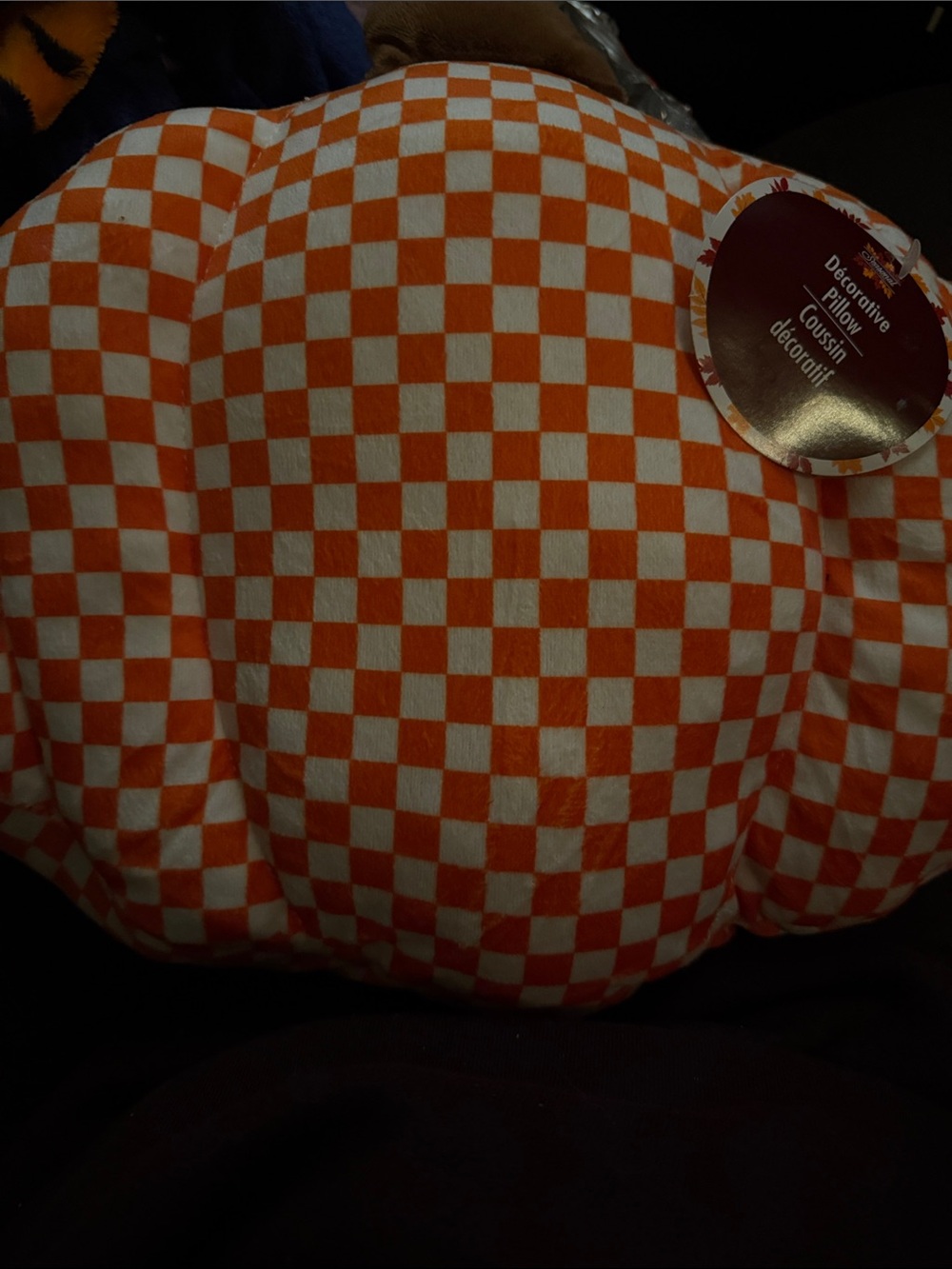 Seasonal decorative pillow, checkered, pumpkin